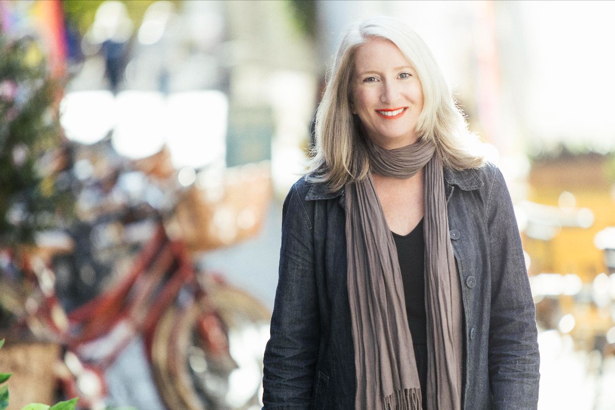A profile photo of Suzanne Martin.